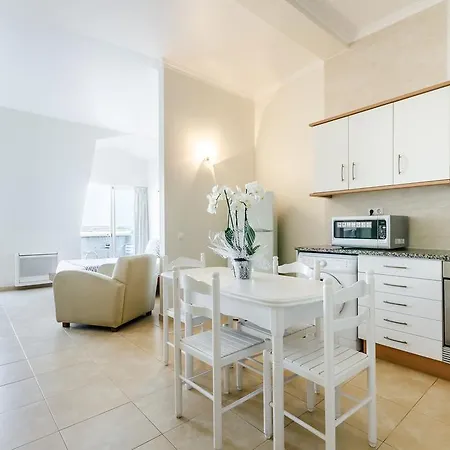 马尔佩尼契公寓